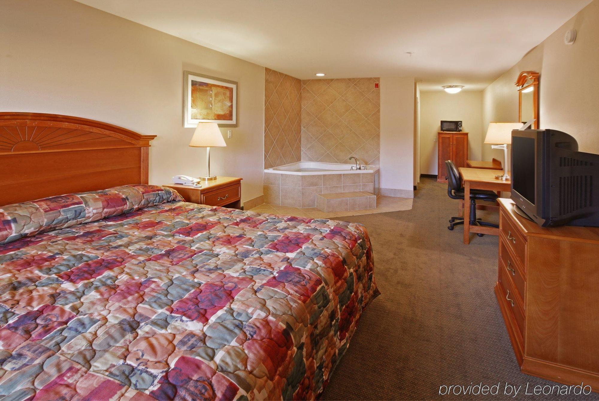 Americas Best Value Inn - Мейблтон Номер фото