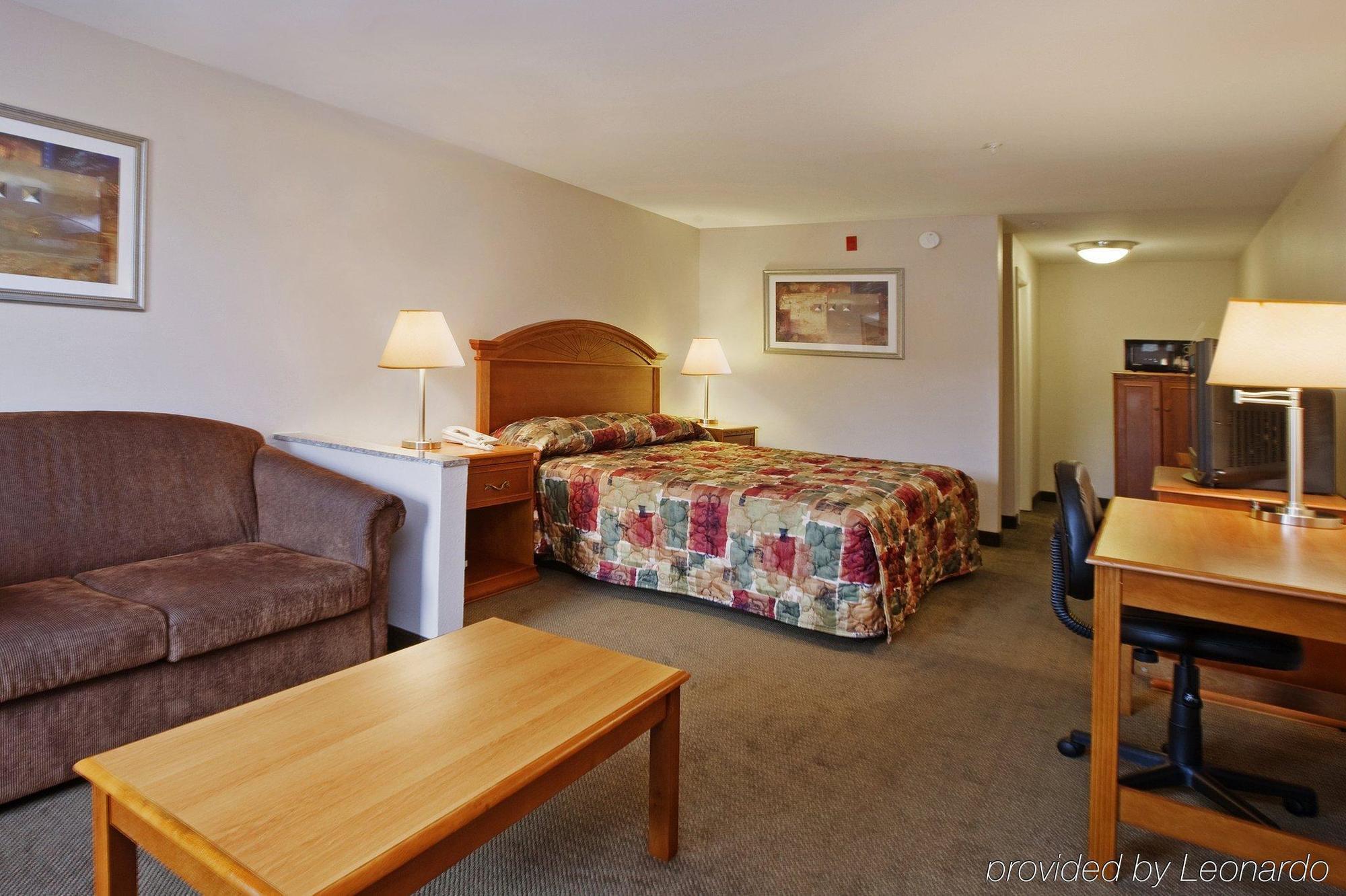 Americas Best Value Inn - Мейблтон Номер фото