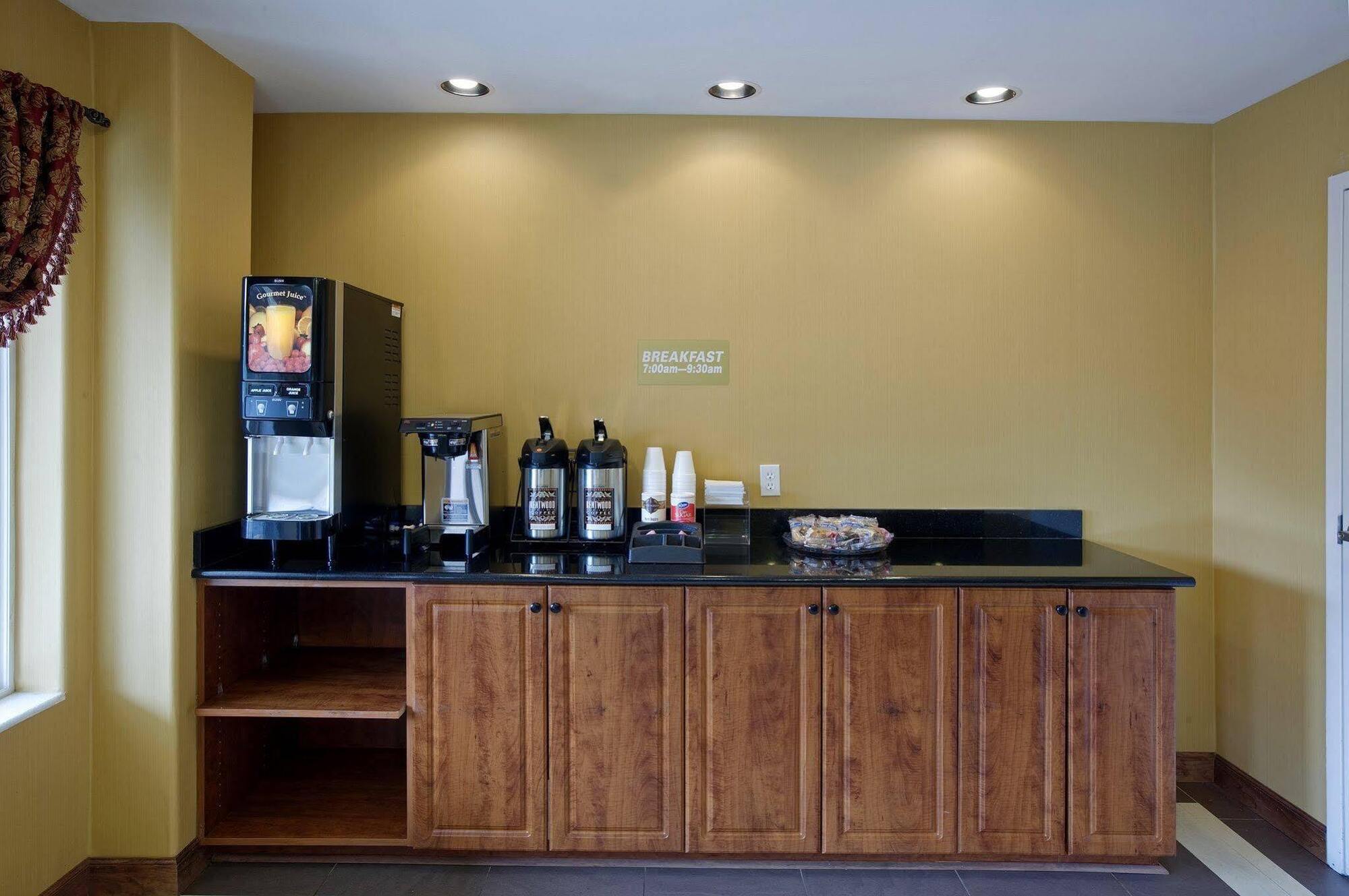 Americas Best Value Inn - Мейблтон Экстерьер фото